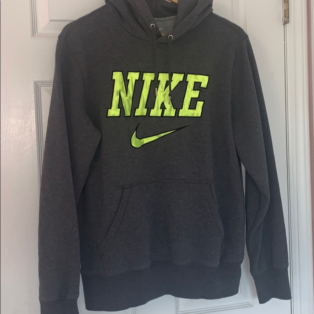 GRAY NIKE HOODIE MEDIUM